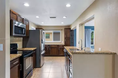 4711 NW 58th St, Tamarac, FL 33319 - Photo 6