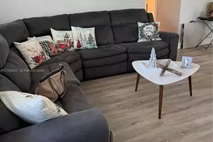 7810 NW 11th Ct, Pembroke Pines, FL 33024 - Photo 6