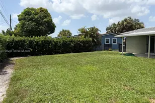7810 NW 11th Ct, Pembroke Pines, FL 33024 - Photo 18