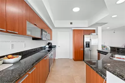 14951 Royal Oaks Ln #709, North Miami, FL 33181 - Photo 12