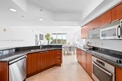 14951 Royal Oaks Ln #709, North Miami, FL 33181 - Photo 4