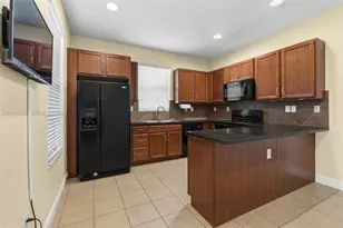 1129 SW 147th Ter, Pembroke Pines, FL 33027 - Photo 20