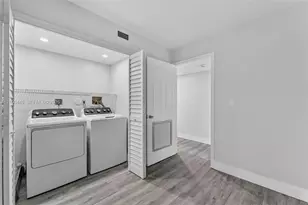 8040 Hampton Blvd, North Lauderdale, FL 33068 - Photo 24
