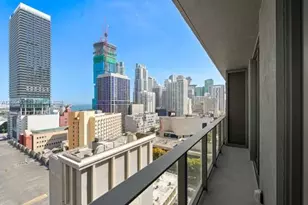 121 NE 5th St, Miami, FL 33132 - Photo 20