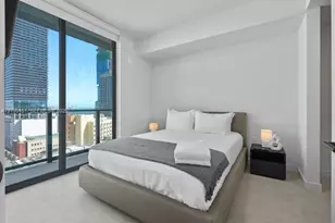 121 NE 5th St, Miami, FL 33132 - Photo 12
