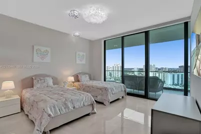 18975 Collins Ave #2001, Sunny Isles Beach, FL 33160 - Photo 32