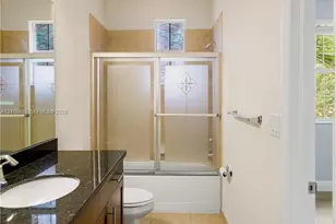 946 SW 147th Ave, Pembroke Pines, FL 33027 - Photo 22