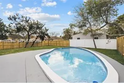 916 SW 7th Ave, Hallandale Beach, FL 33009 - Photo 6