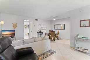580 Egret Dr, Hallandale Beach, FL 33009 - Photo 10