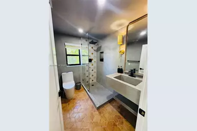 905 SW 13th Ct, Miami, FL 33135 - Photo 14