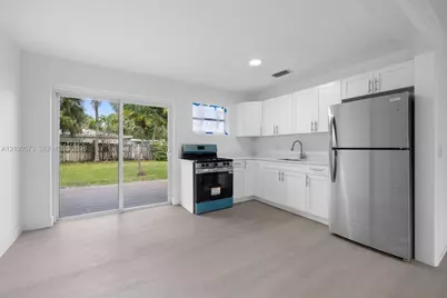 2733 Harding St, Hollywood, FL 33020 - Photo 12