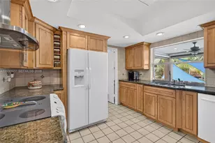 5921 SW 15th St, Plantation, FL 33317 - Photo 12