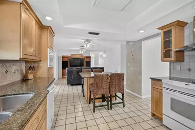 5921 SW 15th St, Plantation, FL 33317 - Photo 10