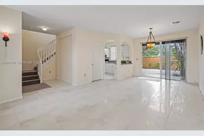 645 E Mowry Ct, Homestead, FL 33030 - Photo 2
