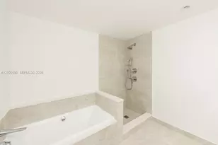 488 NE 18th St, Miami, FL 33132 - Photo 16
