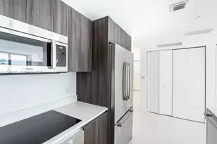 488 NE 18th St, Miami, FL 33132 - Photo 8