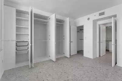 325 S Biscayne Blvd #4318, Miami, FL 33131 - Photo 12