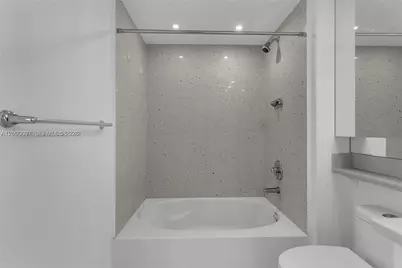 325 S Biscayne Blvd #4318, Miami, FL 33131 - Photo 16