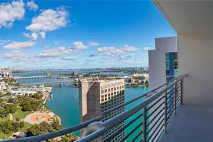 325 S Biscayne Blvd, Miami, FL 33131 - Photo 2
