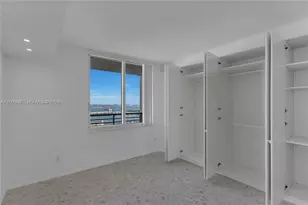 325 S Biscayne Blvd, Miami, FL 33131 - Photo 14