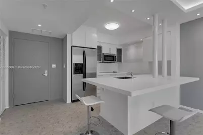 325 S Biscayne Blvd #4318, Miami, FL 33131 - Photo 8