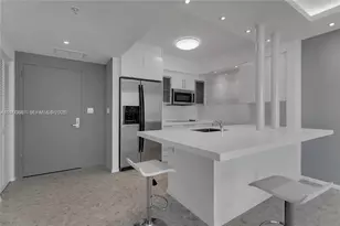 325 S Biscayne Blvd, Miami, FL 33131 - Photo 8