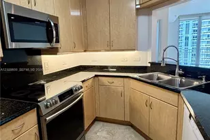 801 Brickell Key Blvd, Miami, FL 33131 - Photo 6