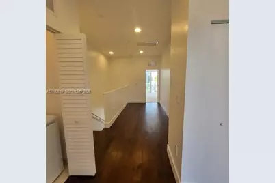 2610 NE 213th St #105, Miami, FL 33180 - Photo 6