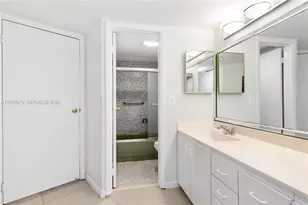 20400 W Country Club Dr, Aventura, FL 33180 - Photo 12
