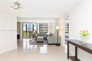 20400 W Country Club Dr, Aventura, FL 33180 - Photo 22