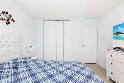 20400 W Country Club Dr #605, Aventura, FL 33180 - Photo 18