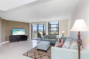 20400 W Country Club Dr, Aventura, FL 33180 - Photo 24