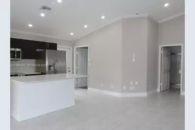 50 SE 11th St, Dania Beach, FL 33004 - Photo 4