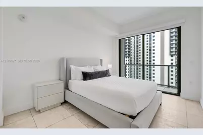 239 SW 9th St #1801, Miami, FL 33130 - Photo 4