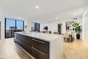 398 NE 5th St, Miami, FL 33132 - Photo 2