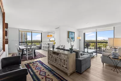 2333 Brickell Ave #1616, Miami, FL 33129 - Photo 4