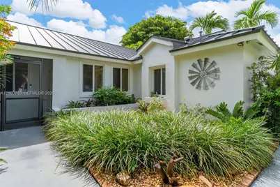 8514 SW 209th Ln, Cutler Bay, FL 33189 - Photo 2