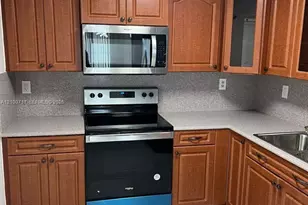 20850 San Simeon Way, Miami, FL 33179 - Photo 4