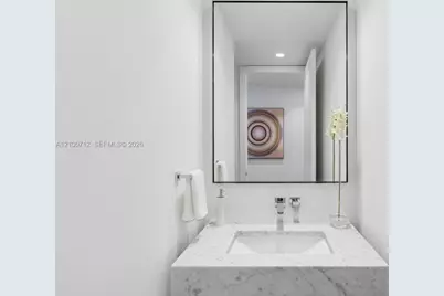 5775 Collins Ave #1005, Miami Beach, FL 33140 - Photo 6