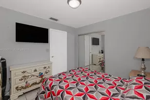 7802 W 18th Ln, Hialeah, FL 33014 - Photo 12