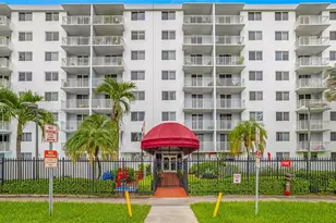 1251 NE 108th St, Miami, FL 33161 - Photo 2