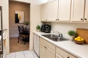 10742 La Placida Dr, Coral Springs, FL 33065 - Photo 4