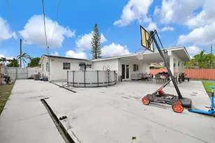 1271 W 79th St, Hialeah, FL 33014 - Photo 24