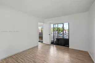 1128 N Hiatus Rd, Pembroke Pines, FL 33026 - Photo 20