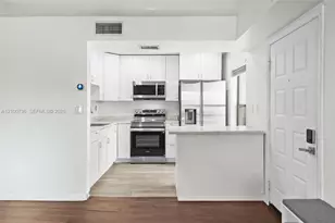 1128 N Hiatus Rd, Pembroke Pines, FL 33026 - Photo 14