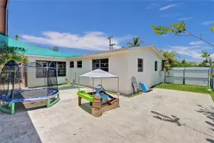 9910 Bahama Dr, Cutler Bay, FL 33189 - Photo 20