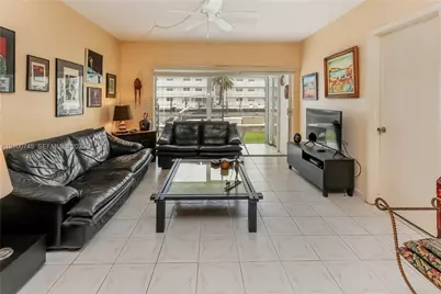 440 Paradise Isle Blvd #107, Hallandale Beach, FL 33009 - Photo 6
