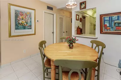 440 Paradise Isle Blvd #107, Hallandale Beach, FL 33009 - Photo 10
