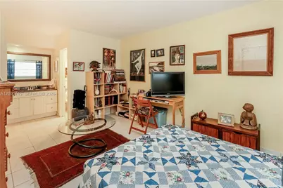 440 Paradise Isle Blvd #107, Hallandale Beach, FL 33009 - Photo 16