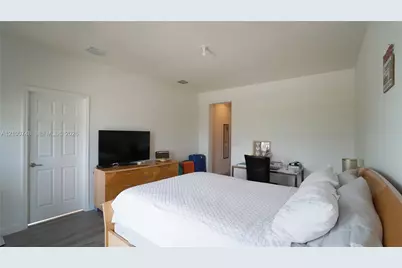 10401 NW 61st Ln, Doral, FL 33178 - Photo 24